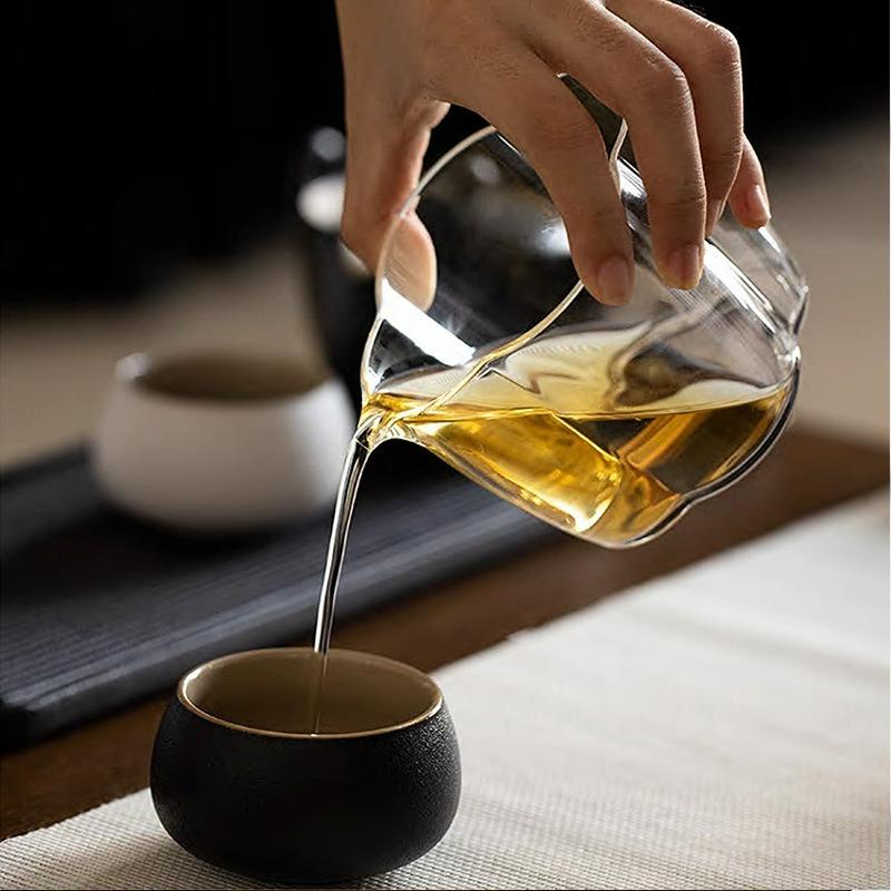 Japanese Style Transparent Heat Resistant Glass TeaCup Handmade Single Tea Pot Kung Fu Tea Cup Tea Set Accessories 2025 New
