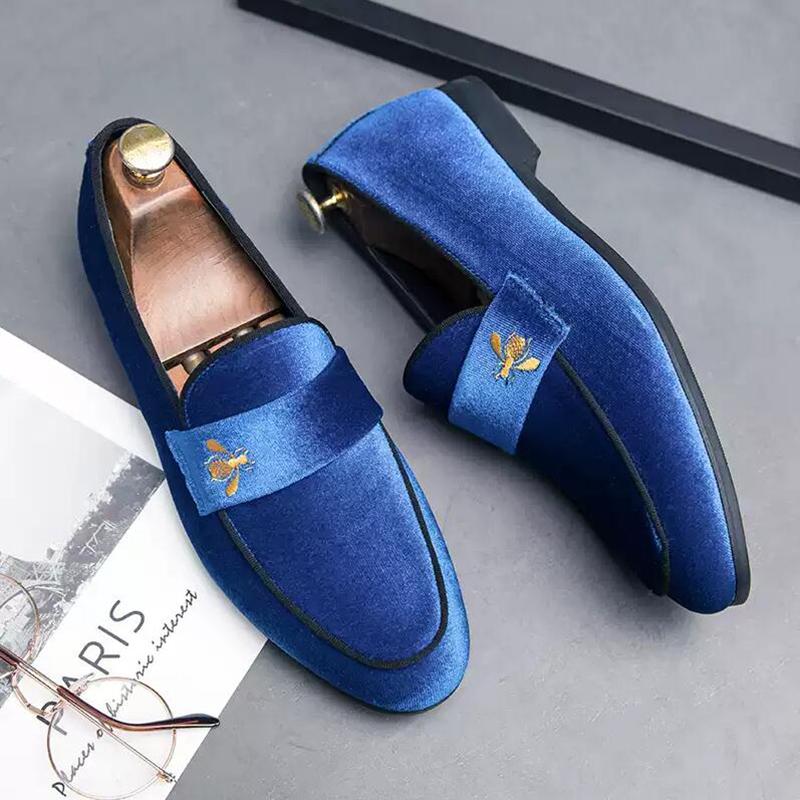 

Fashion Shiny leather pointed toe, personalized nightclub, British men s casual trendy shoes, breathable and internet-famous shoes 19 38 синий