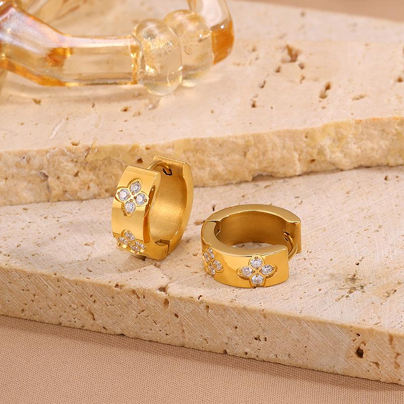 Light Luxury Non-Fading Diamond Four-Leaf Clover Stainless Steel Earrings - Women's Retro Niche Titanium Steel Hoops