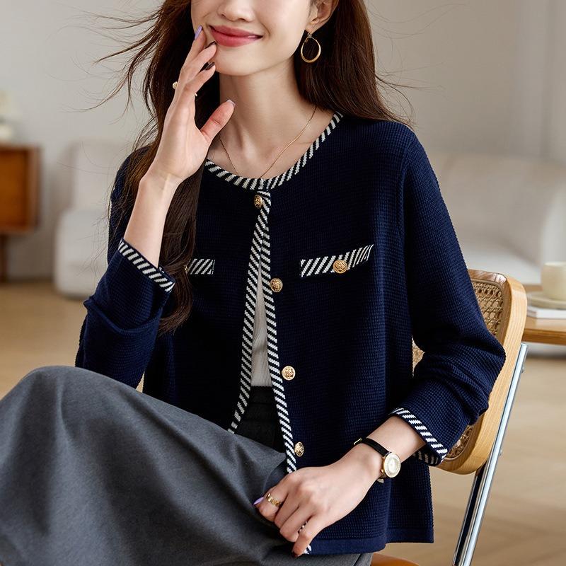 Temperament contrasting color age-reducing knitted cardigan top women's autumn and winter new loose and thin sweater jacket