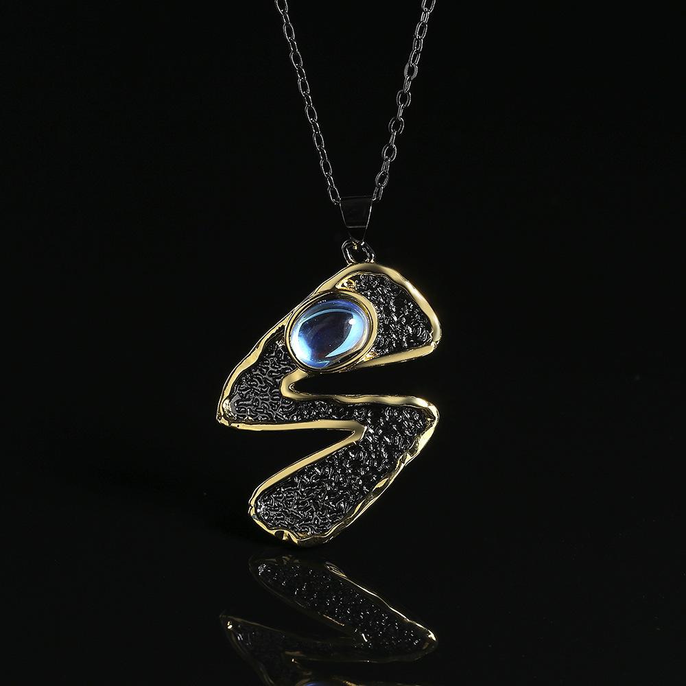 Jewelry Women'S Creative Moonstone Pendant Necklace Women'S Black Gold Versatile Sweater Shiny Irregular Pendant