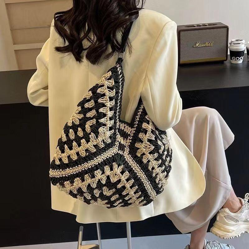 

Popular Women s Woven Straw Shoulder Bag Medium Size Handbag with Handle for Beach Vacation Tote Large Capacity Beach Bags