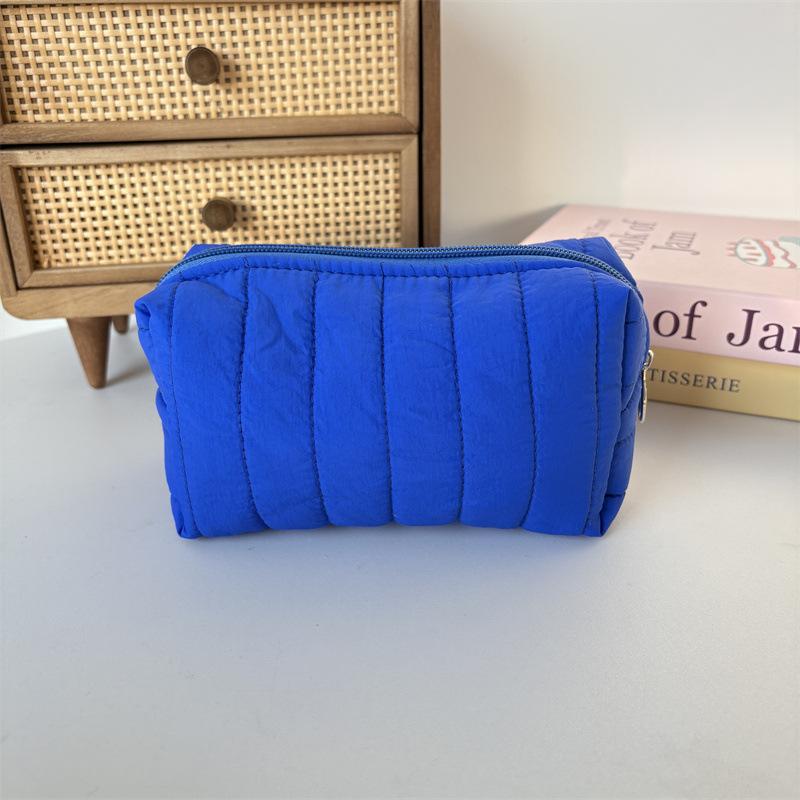 New Quilted Makeup Bag for Women Cosmetics Organizer Portable Travel Skincare Toiletry Bag Student Stationery Pouch Pencil Case