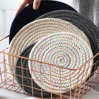 Set di sottobicchieri in morbido cotone intrecciato, isolamento termico, antiscottatura, assorbente d'acqua e antirumore.