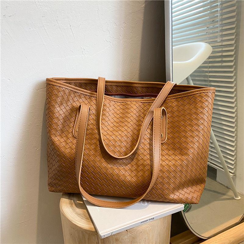 Large Capacity Woven Women's Bag Summer Versatile Shoulder Bag Unique Design Handheld Tote Bag