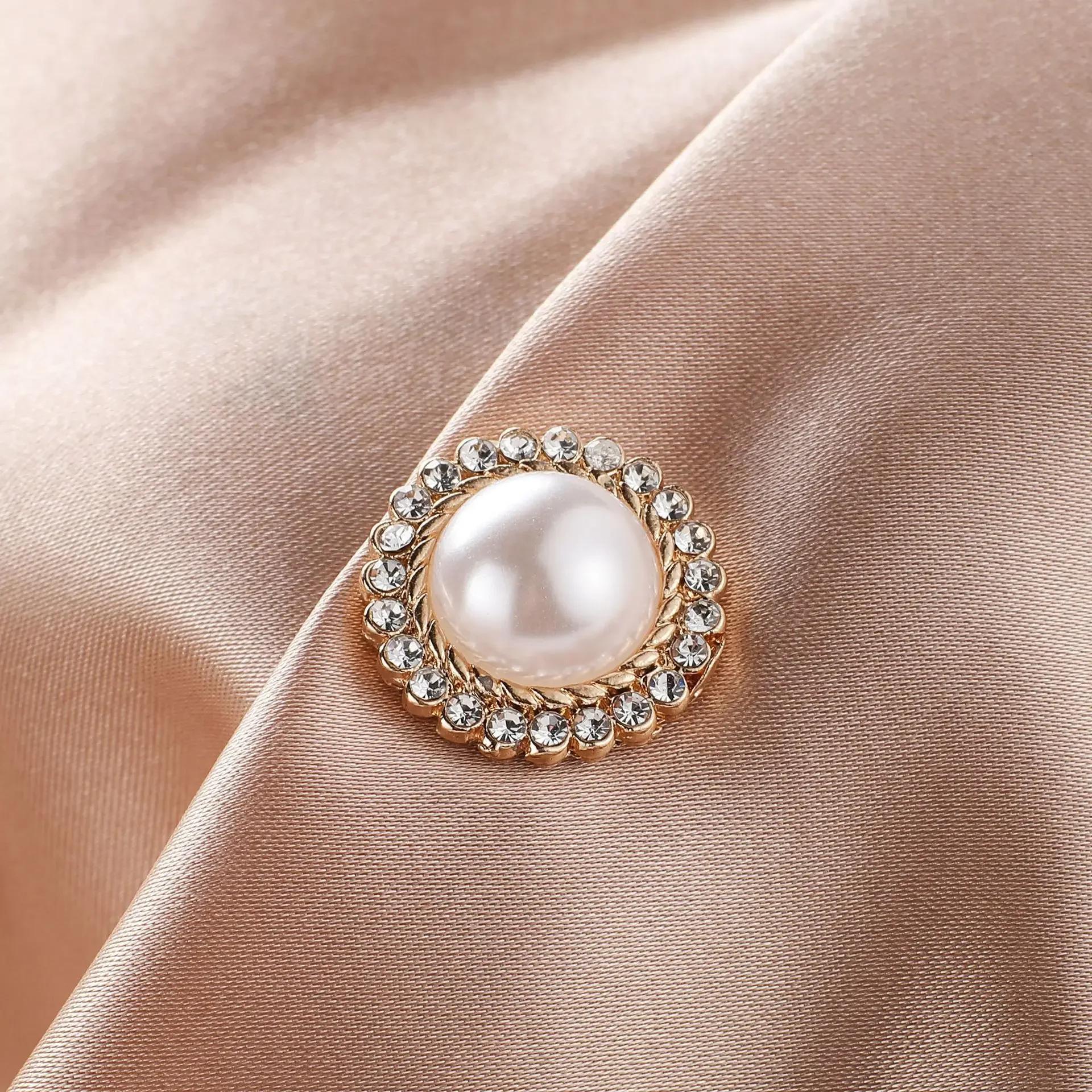 

High-end Crystal Flower Magnet Brooches Pearl Magnetic Safe Hijab No Hole Pins Shirt Collar Luxulry Jewelry Gifts for Women