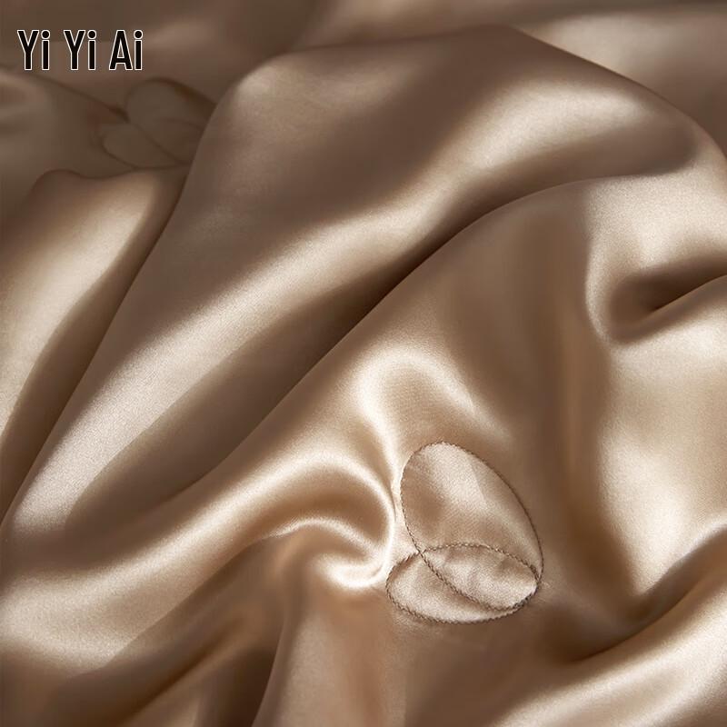 YIYIAI Mulberry Silk Summer Quilt