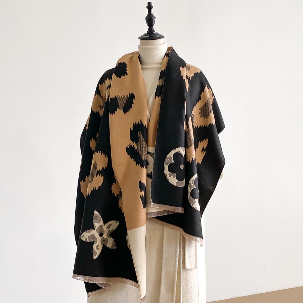 New Elegance Two-Sided Leopard Print Scarf Soft Warm Fringe Pashmina Shawl Autumn and Winter Outdoor Coldproof Windproof Blanket