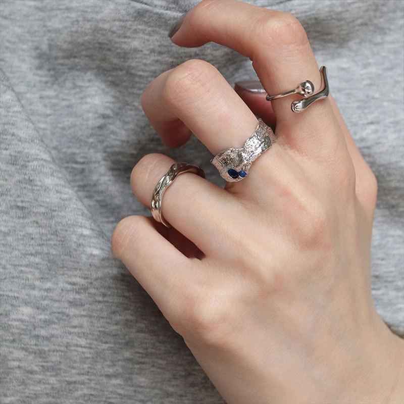 Stylish Minimalist Cold S925 Silver Ring With Unique Blue Sapphire Elements And Size Adjustable
