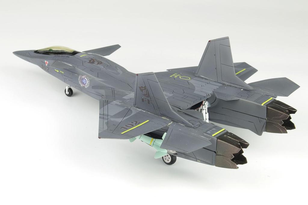 PLATZ Combat Fairy Yukikaze FFR-31 Silpheed with AAM-V/VII Missiles 1/72 Scale Unpainted Multi-Material Kit X-19 (Airplane)
