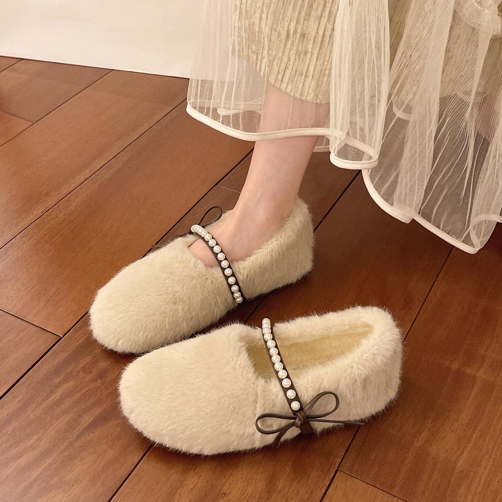 Lamb wool shoes women's outer wear 2025 autumn and winter new bow pearl pregnant women bean shoes one foot cotton ladyshoes