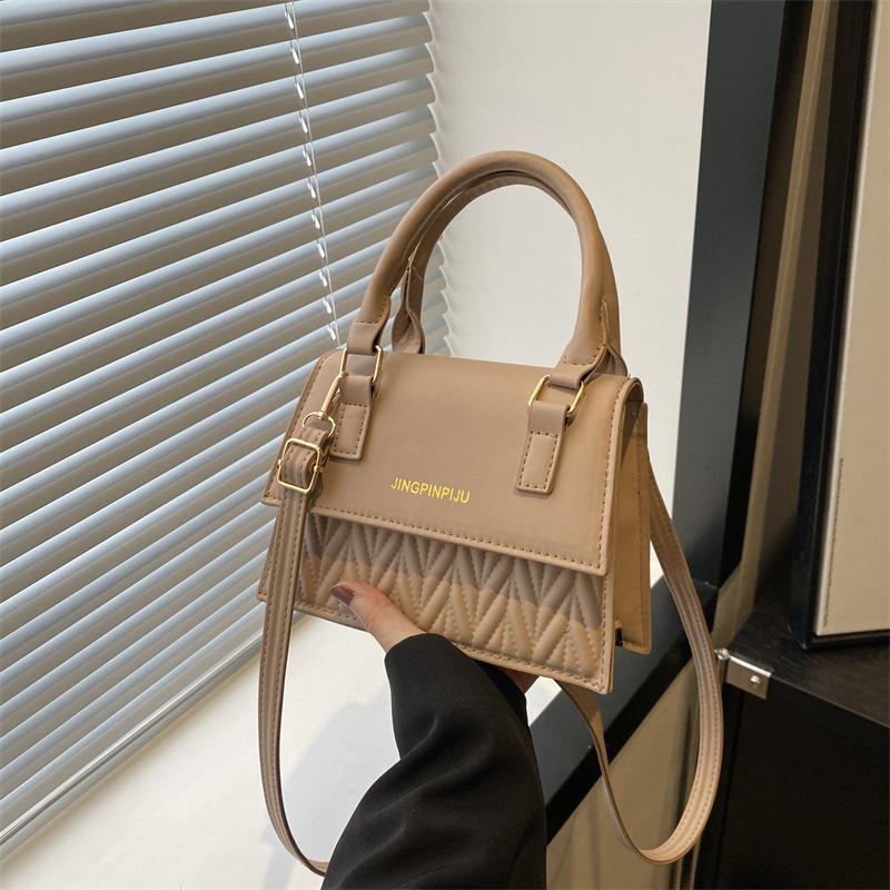 Retro Fashion Retro Fashion Spring New Korean Version Simple Casual One Shoulder Hand Wire Crossbody Small Square Bag