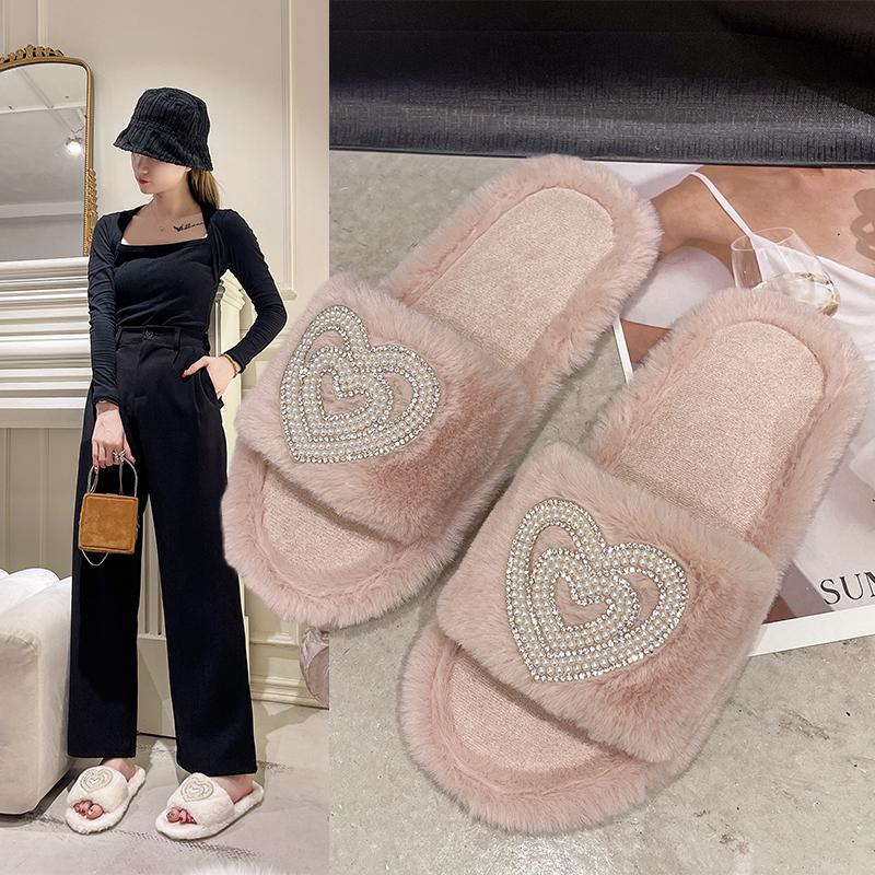 Sweet Slippers Woman Slides Beach Flat Low Heels Fashion Shoes for Women Heart Shaped Platform Slip On Winter Shoes Plus Size