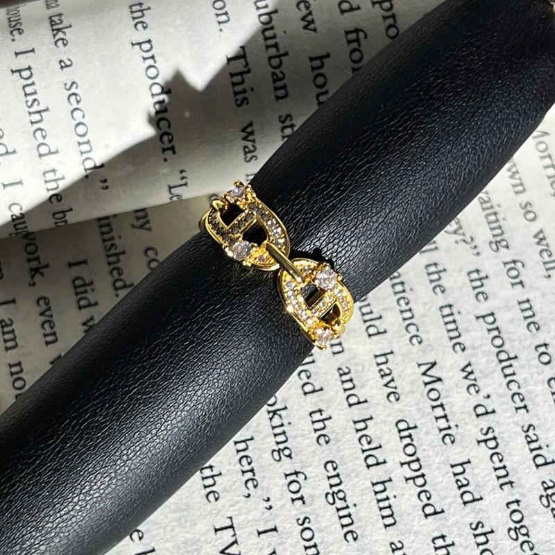 2026 Light Luxury Old Money Style Letter Micro Inlaid Zircon Temperament Ring Female Geometry Chain Niche Temperament Ring Tide Resizable