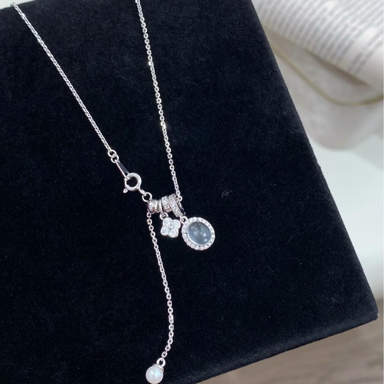 

Four Leaf Clover Necklace, Light Luxury, Niche Design, Fashionable and Versatile, Exquisite Collarbone Chain 40CM срібний