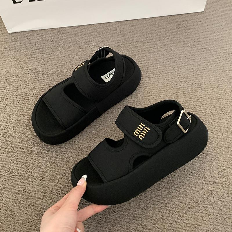 

Лето 2025 новые сандалии на липучках на толстой подошве маффин на одной платформе женская обувь увеличивающая рост повседневная пляжная обувь 35