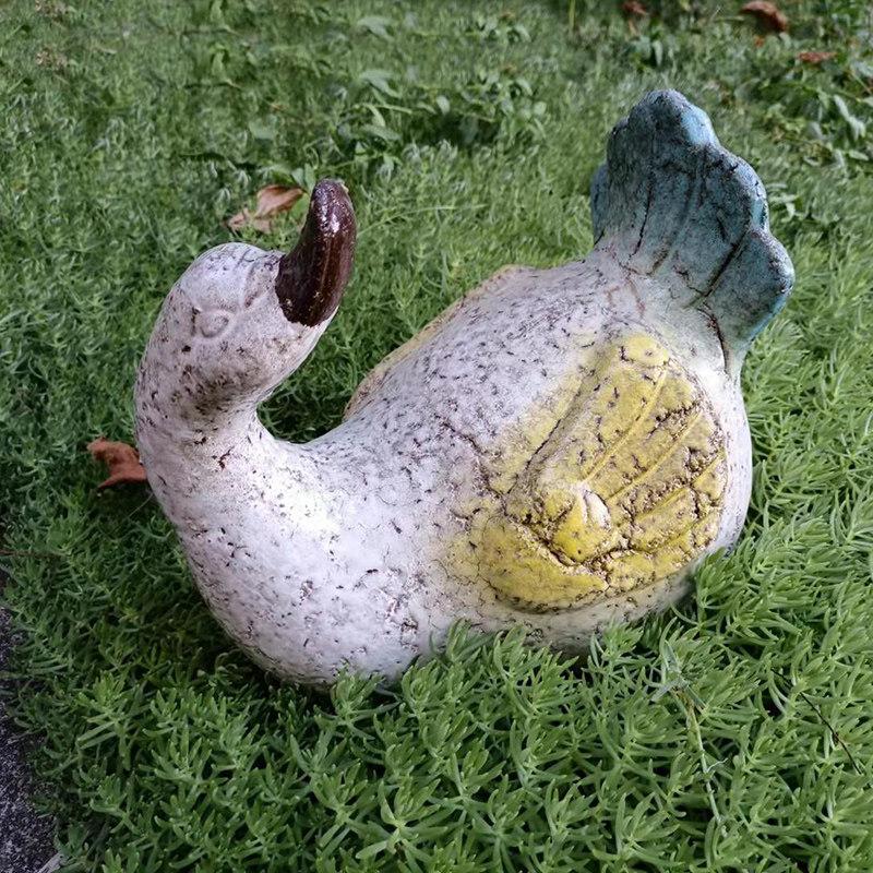 Farmhouse Terracotta Duck Statue for Outdoor Garden, Yard Art Patio Decor, Rustic Country Animal Figure, Weather-Resistant