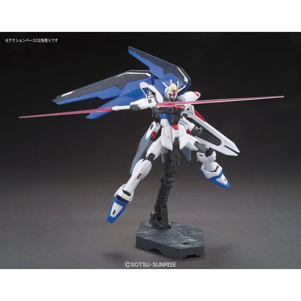 HGCE 192 Mobile Suit Gundam SEED Freedom Gundam 1144 barevně odlišený plastový model