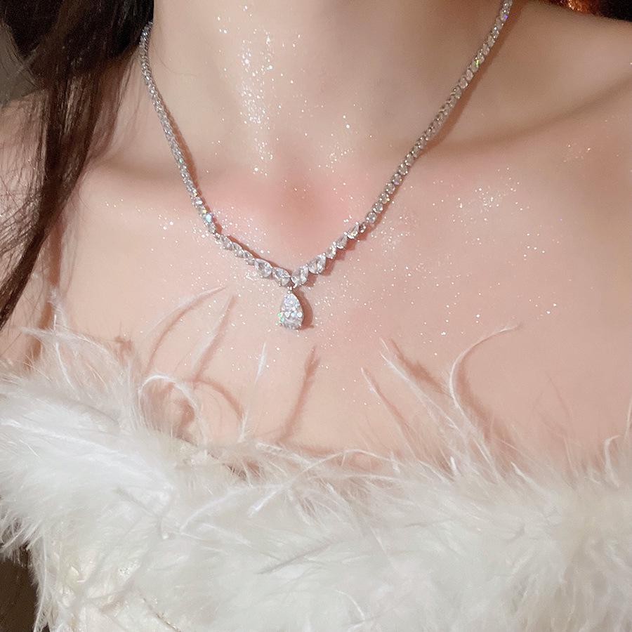French Luxury Zircon Water Drop Pendant Necklace