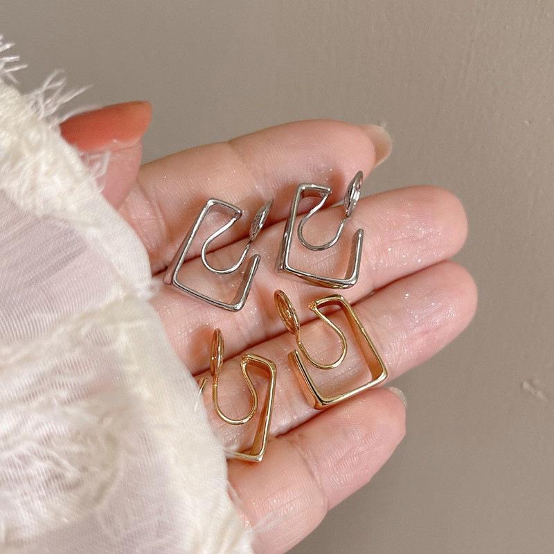 Square Mosquito Coil Ear Clips: Fashionable, Pain-Free Metal Earrings with a Unique, Versatile Design for Women.