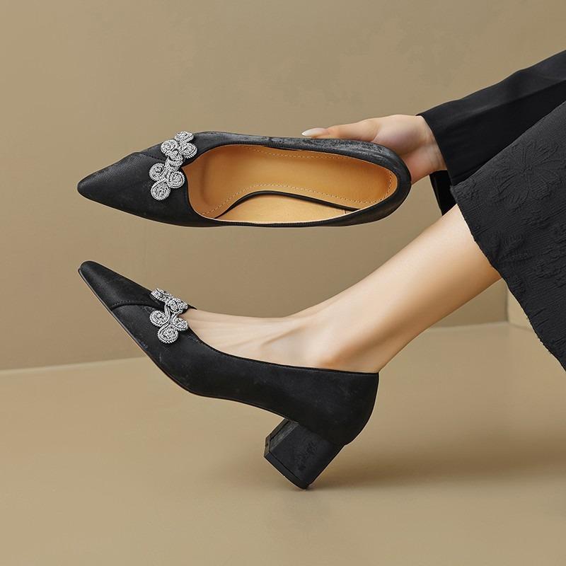 Escarpins à Talons Hauts Fins pour Femmes Style Chinois Décoration Boucle en Cristal Bout Pointu Peu Profond Concis Robe Chaussures de Fête Femmes