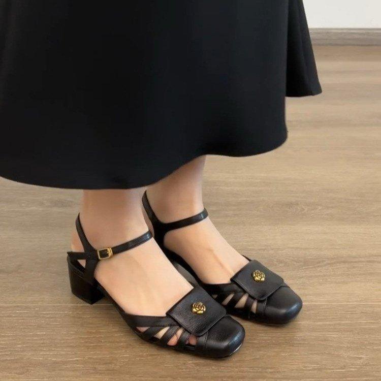 

[Youshilai] French retro Roman sandals 2025 one-word buckle strap hollow thick heel bag head sandals women 35