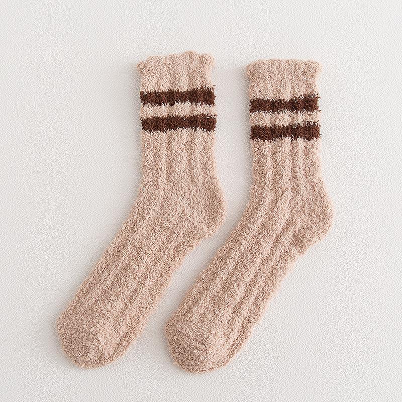 Women's Mid-Calf Coral Fleece Socks: Half-Sided Fleece, Cat Paw Design, Cute & Cozy for Autumn/Winter