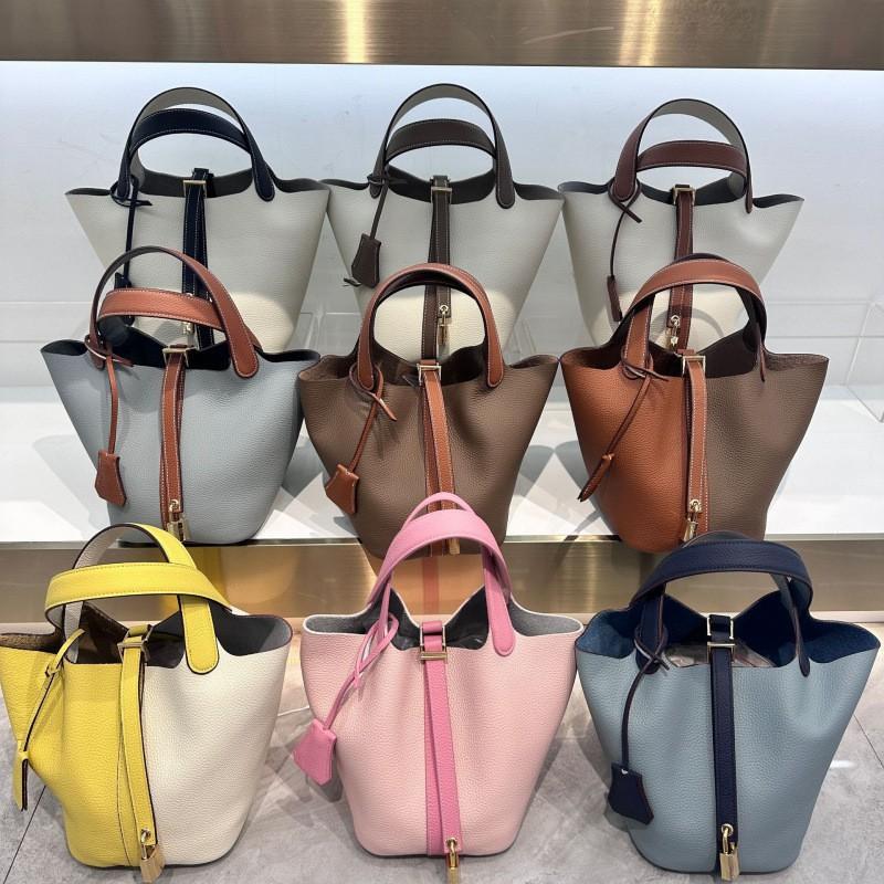 Borsa da Donna in Pelle di Mucca a Strato Superiore 2025 Grande Capacità a Secchiello Portatile alla Moda Morbida Intrecciata Cesto di Verdura Femminile