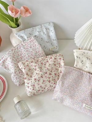 Korean Small Fresh Floral Makeup Bag - Large Capacity Travel Cosmetics Organizer