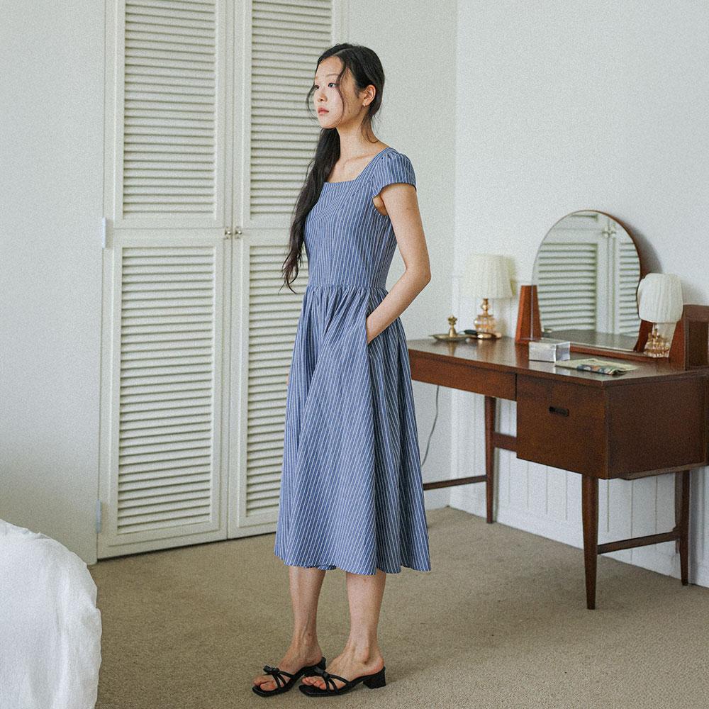 Laengsseon Ls_Square Neck Stripe Dress_2Color