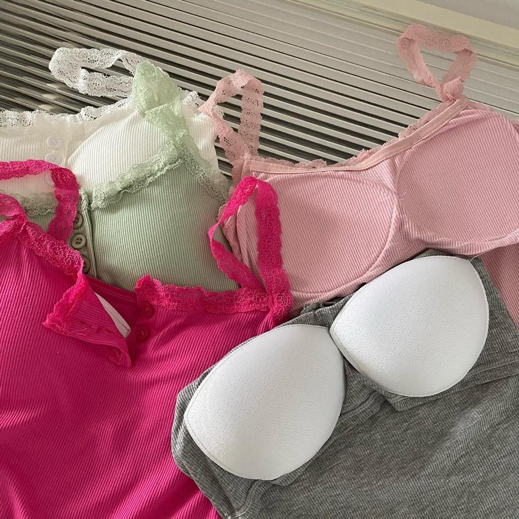 Elegantes geripptes Spitzen-Camisole mit Brustpolster - Weiche Baumwolle, Stilvolles Rückendesign