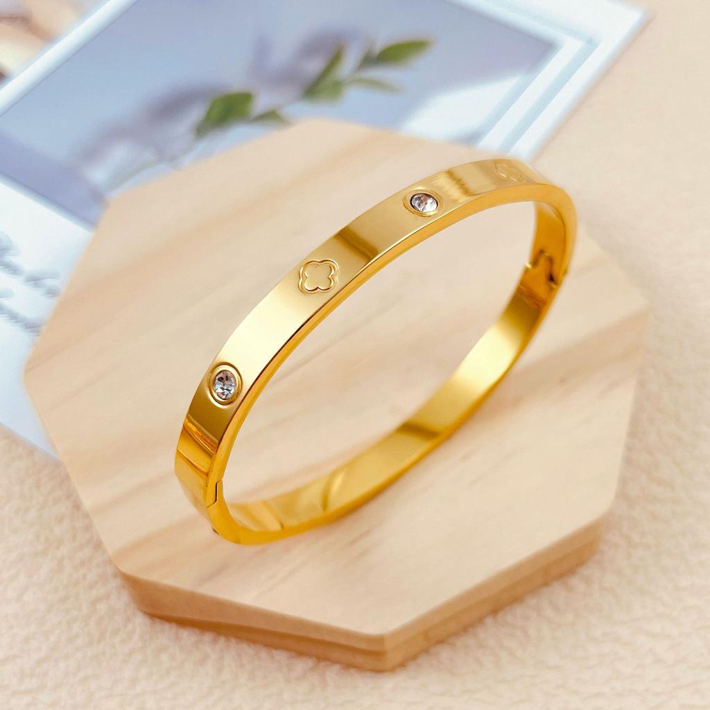 Bracelet avec motif gravé, Bracelet tendance, Bijou de main élégant et polyvalent, Nouveau style