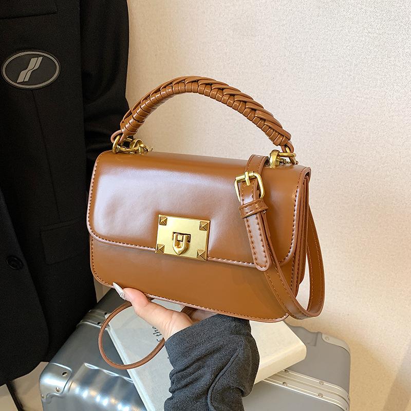 

Korean version of fashion handbag small bag women s 2025 new simple small square bag versatile shoulder messenger bag коричневый