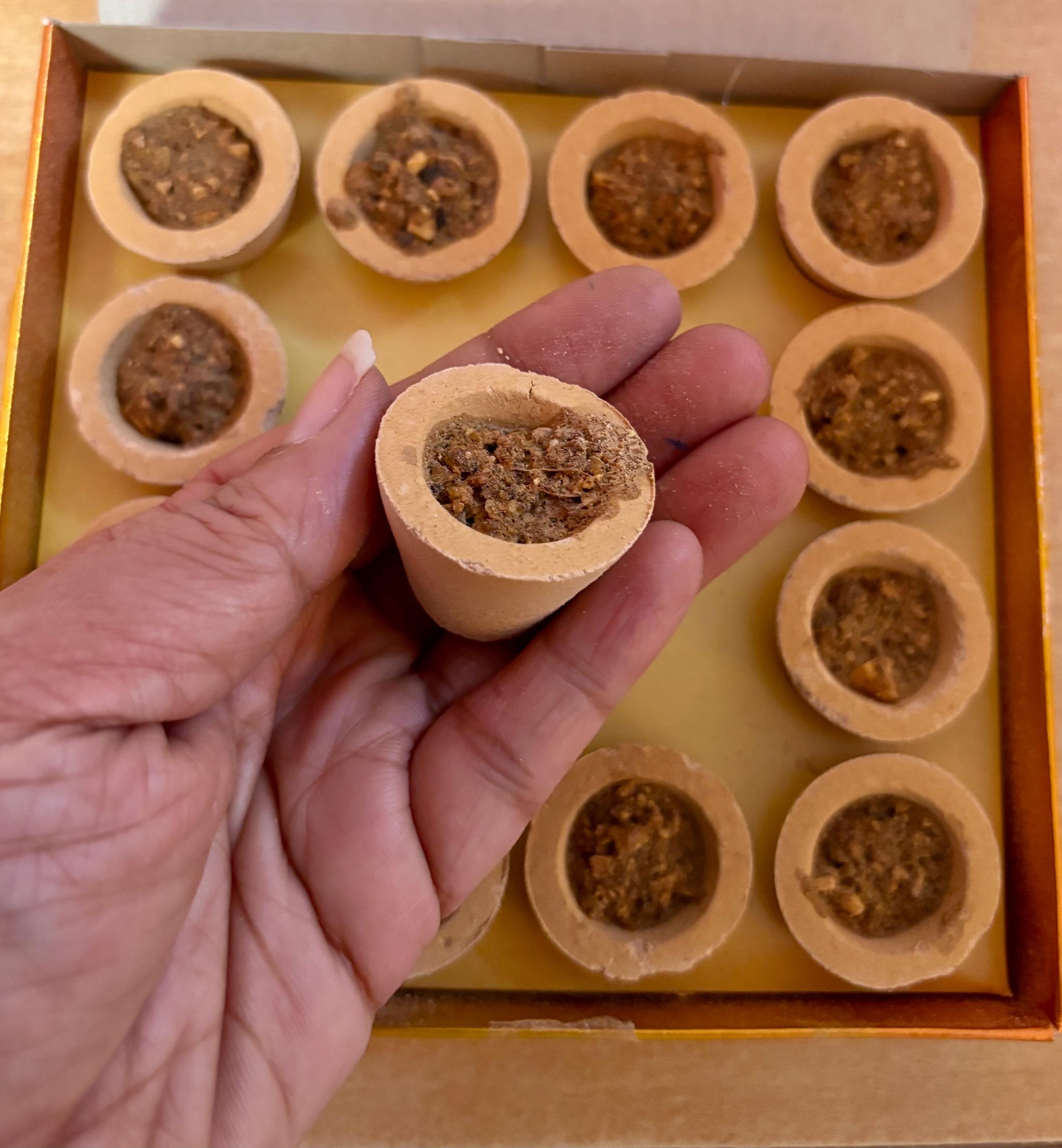 Handmade Sambrani Dhoop Cups - Mixed Temple Fragrance, Meditation, Hawan Pack of 1
