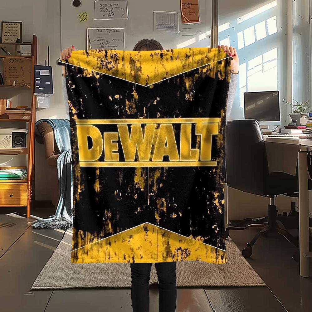 

1 шт. Фланелевое одеяло с принтом инструментов Dewalt, Высококачественное, Удобное для всех сезонов, Декор для дома, Тепло и уют, Идеально для подарков 80cm x 120cm