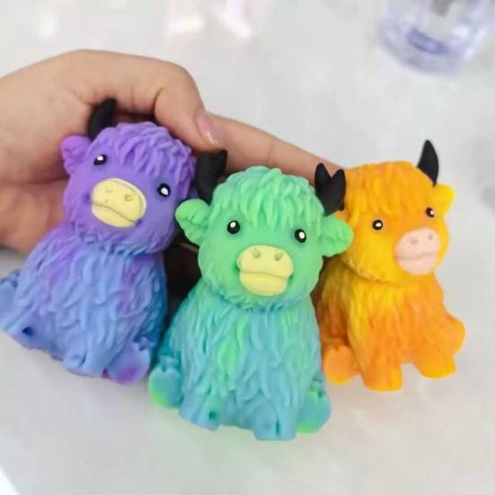 Highland Cow Squeeze Toy Stress Relief Mini Highland Cattle Sensory Fidget Toy Finger Exercise Hand Relaxation Tools Party Favors