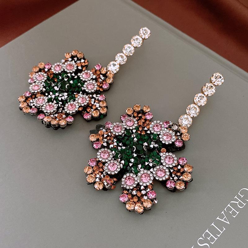 

Винтажные серьги-пусеты с бриллиантами «Серебряная игла» - Ретро и роскошный дизайн для женщин