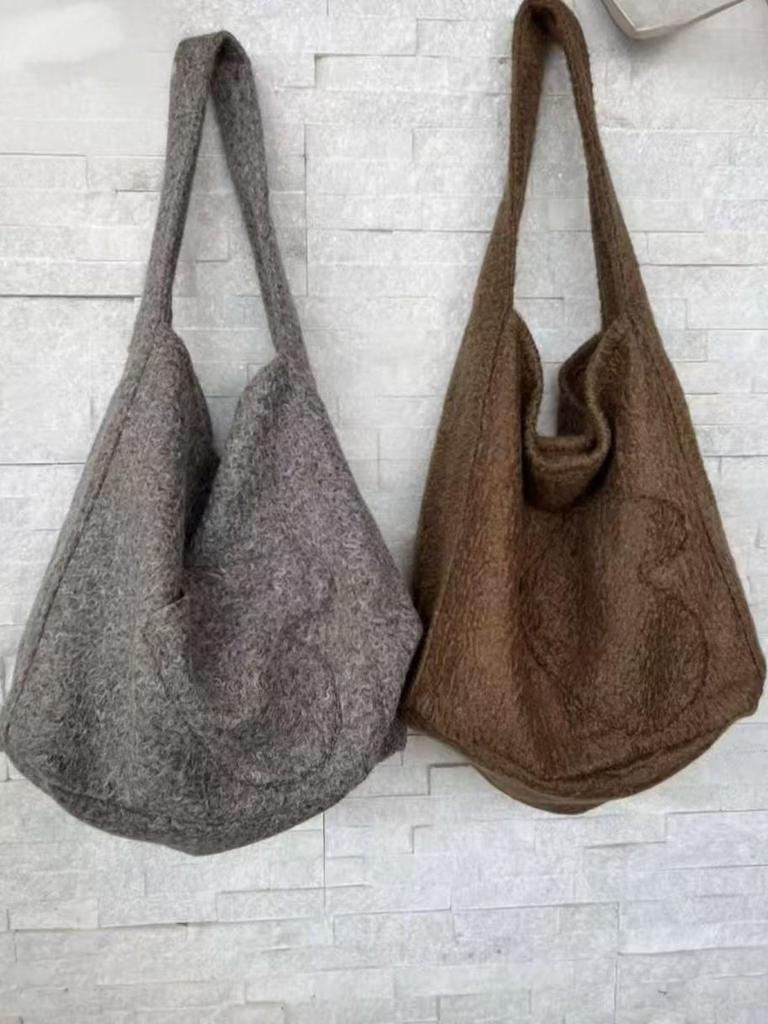 Korean Style Textured Wool Tote: Large-Capacity, Versatile Handheld/Shoulder Bag for Commuters