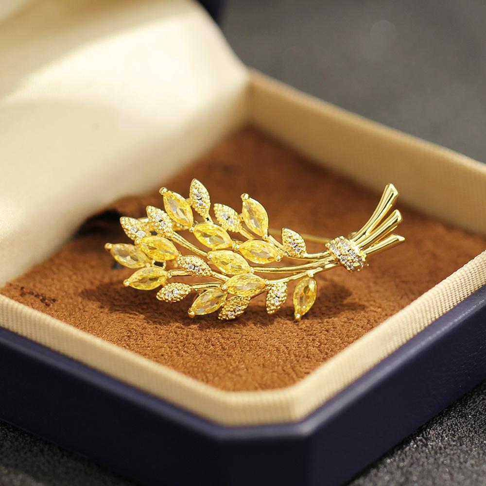 Premium Classic Yellow Zircon Wheat Ear Brooch Elegant Niche Light Luxury Versatile Barley Pin Anti-light Collar Pin