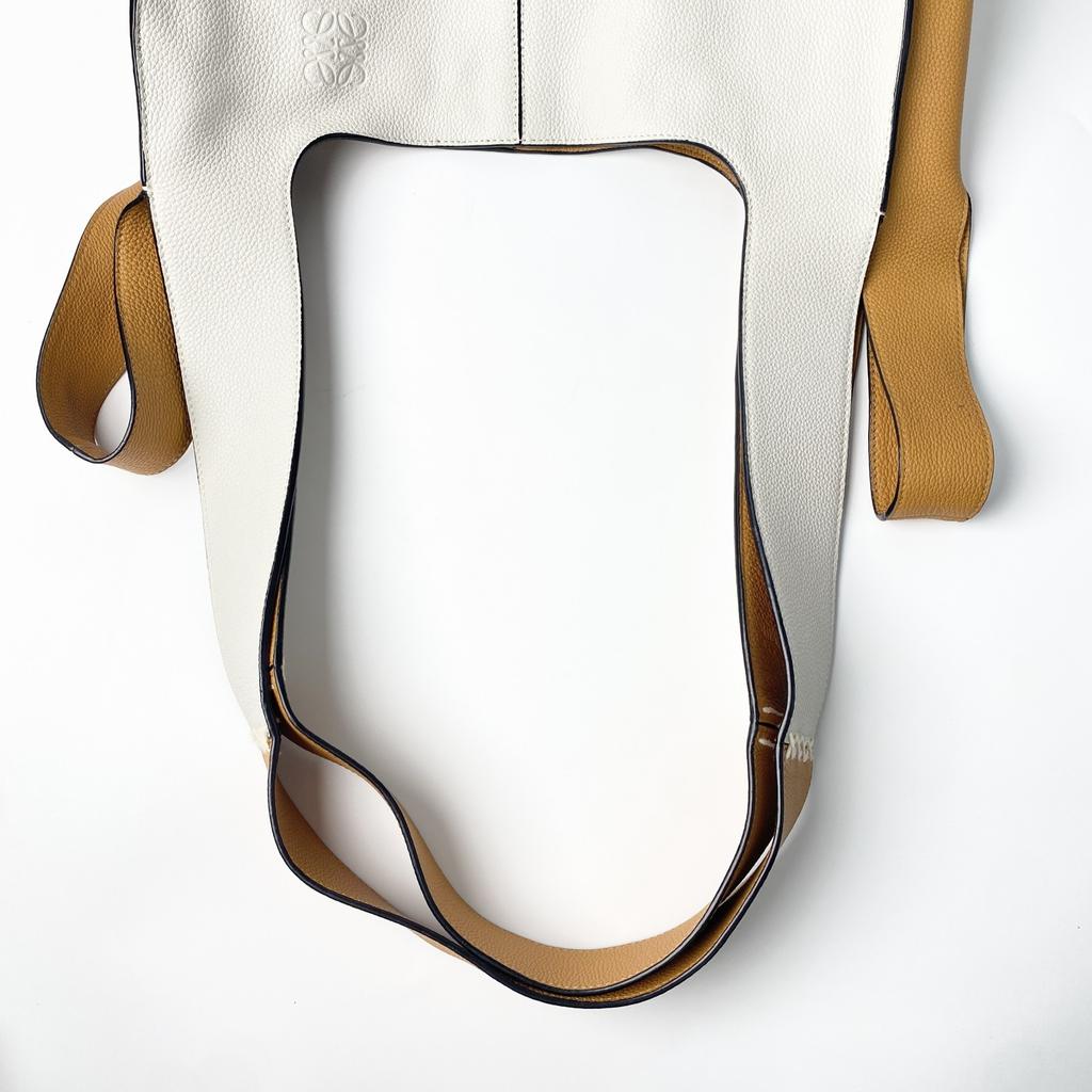 Used LOEWEShoulder Bag off white/Beige leather Women