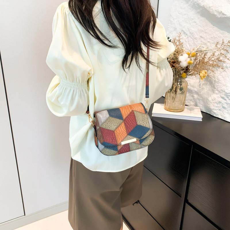 Trendy Minimalist Fashion Small Square Bag Stylish Retro Crossbody For Women 2024