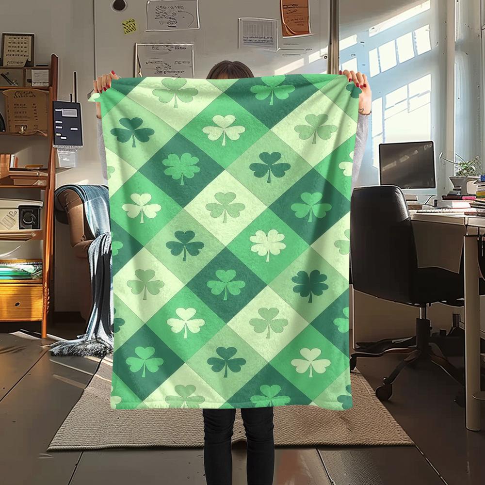 1PC Clover Print FlAannel Blanket, High quality Comfortable for All Seasons, Home Decor, Warmth and Comfort