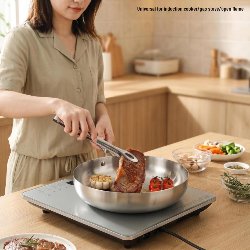 Stainless Steel Non-Stick Frying Pan, 304 Grade, Thickened Flat Bottom, Triple-Layer, Ideal for Home and Steak Cooking.
