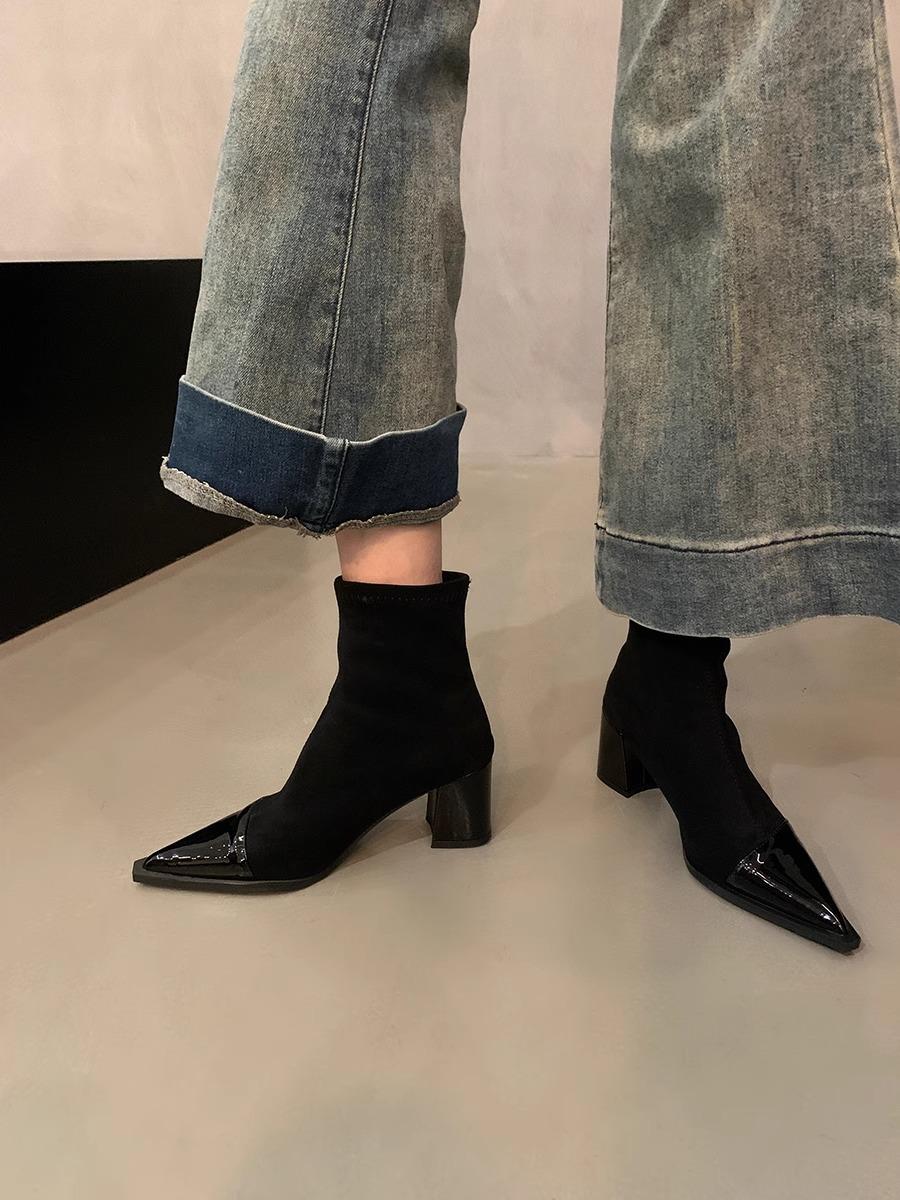 

Boots female 2025 spring and autumn new Internet celebrity brown thin boots French temperament small ankle boots pointed short boots 40 чёрный