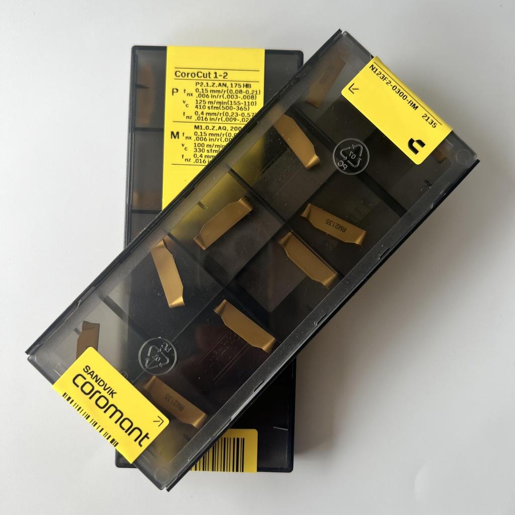 SANDVIK / N123F2-0300-RM 2135 / Original Swedish hard alloy blade 10 Pcs