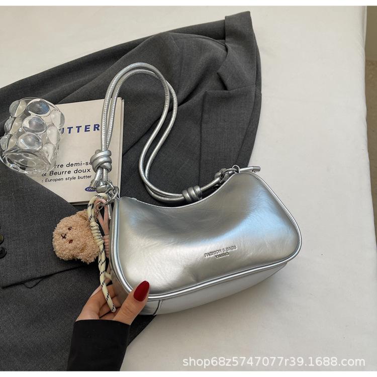 2025 New Underarm Bag Women's High-end Sense Niche Shoulder Bag Foreign Style Messenger Bag Simple Casual Commuter Shoulder Bag