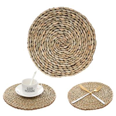Table Placemat Wear-resistant Handwoven Cattail Grass Placemat Heat Resistant Table Mat for Home Decoration