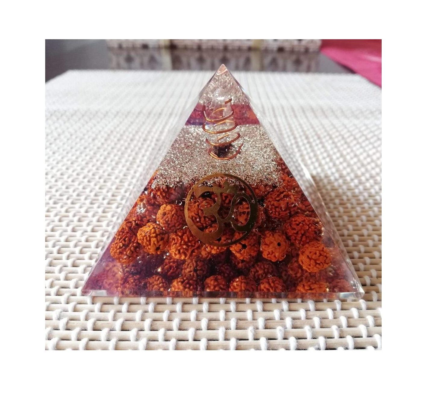 Оргонитовая Пирамида с Рудракшами, Rudraksha Orgonite Pyramid, Kalyan Puja