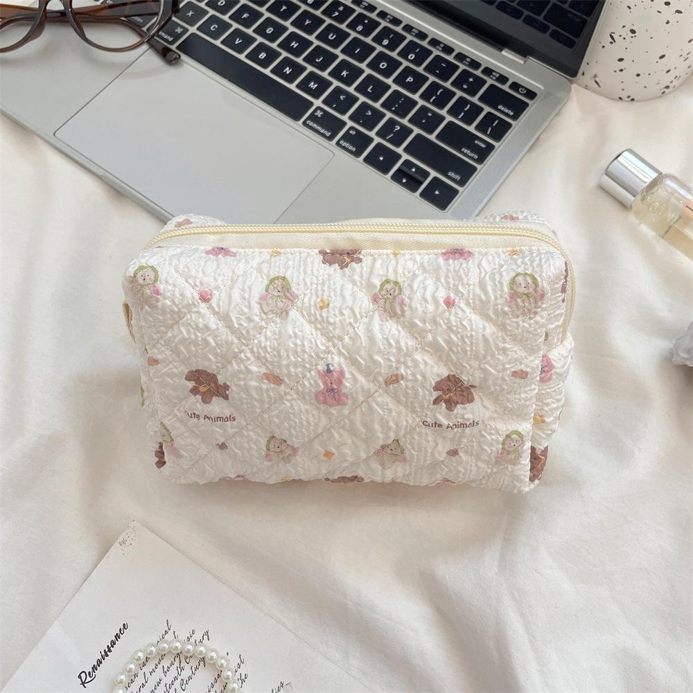 Fresh Quilted Girls' Cosmetic Bag: Large Capacity, Cute Storage, Zippered Pencil Case