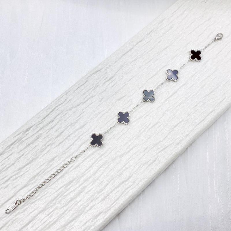 Mm Nicht verblassendes Edelstahl-Vierblättriges Kleeblatt-Armband für Damen - Frischer Stil